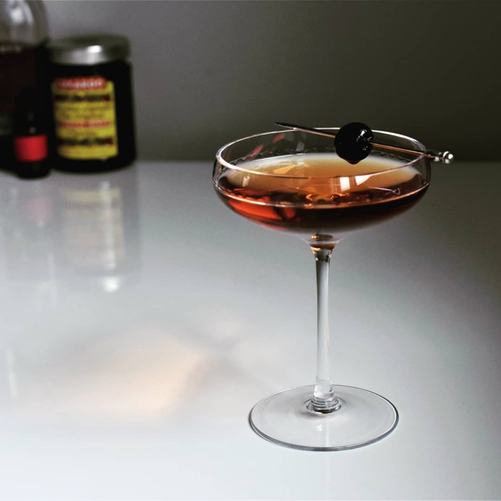 Коктейль «Манхэттен»: рецепт и история одного из самых легендарных напитков в мире brandonwelcome_61563315_475847383221580_4131206364217772218_n