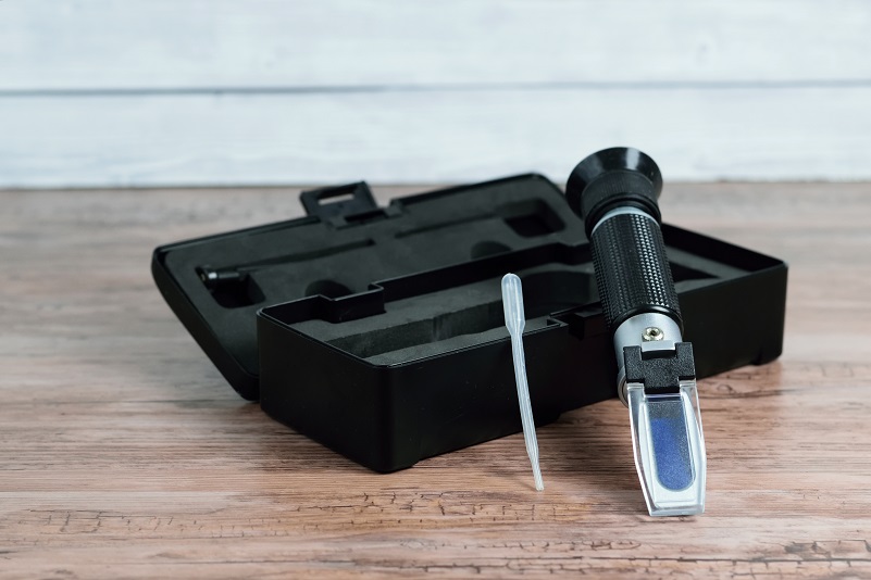 рефрактометр для измерения силы лунного света