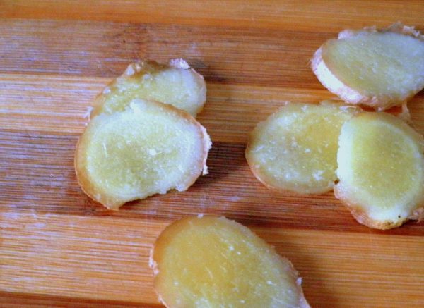 Измельченный корень имбиря