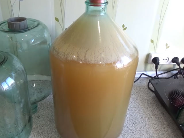 вино в бутылках