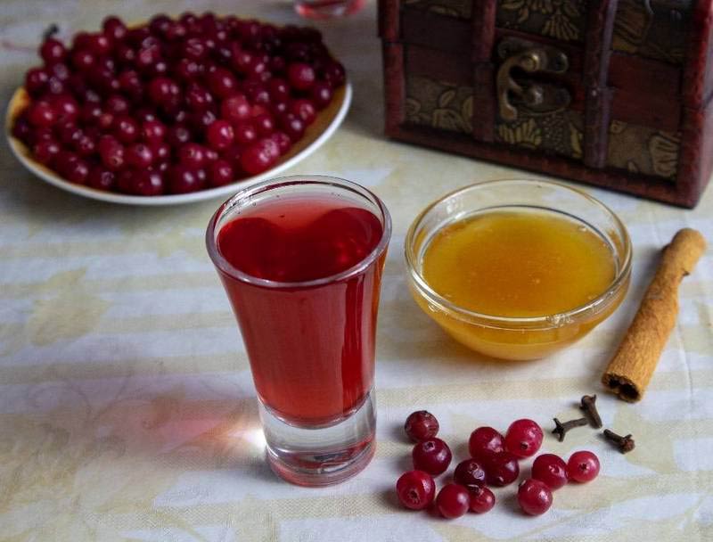 пряный клюквенный ликер с медом