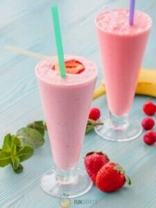 Клубнично-банановый коктейль