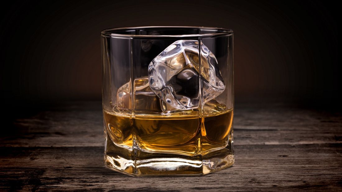 Виски со льдом