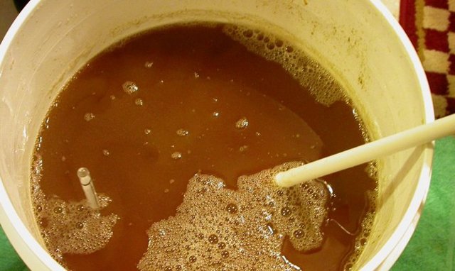 Фруктовая брага не хочет бродить или остановилась