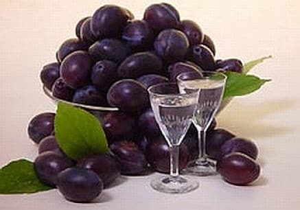 Простой самогон из слив - рецепт браги и перегонка